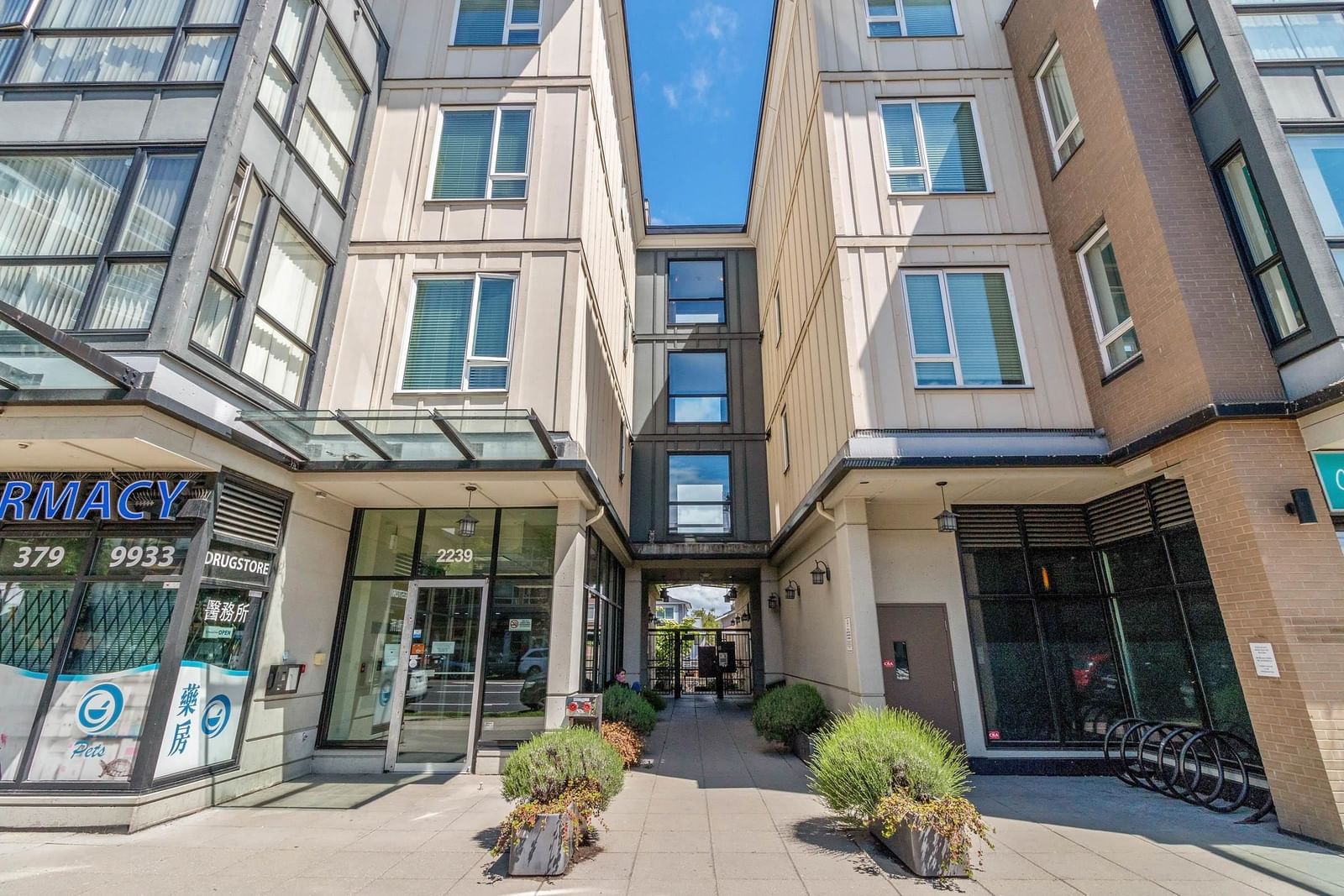 Listing Image 3