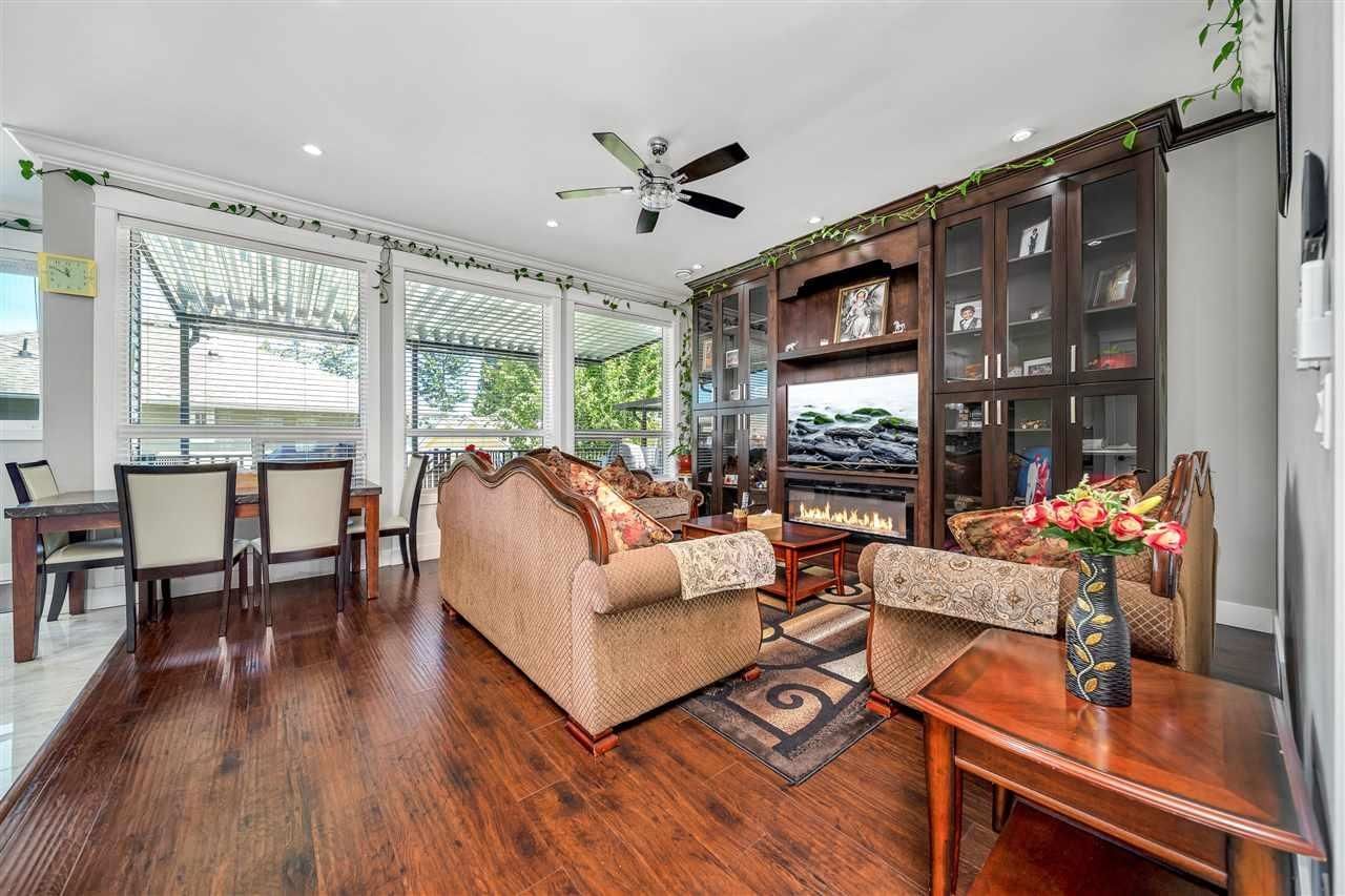 Listing Image 11
