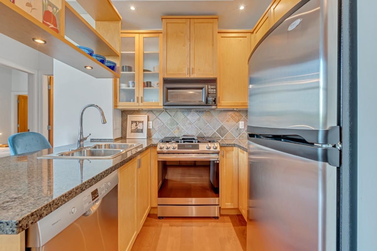Listing Image 8