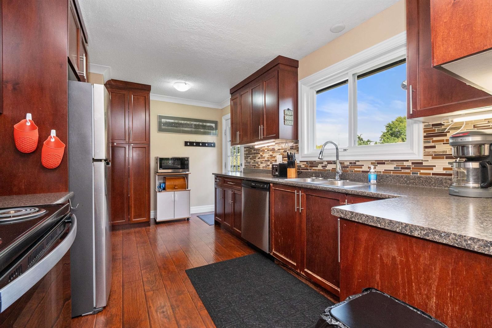 Listing Image 13