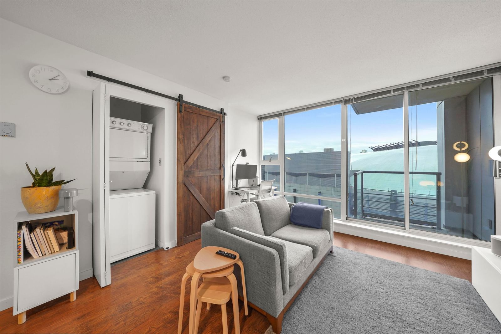 Listing Image 19