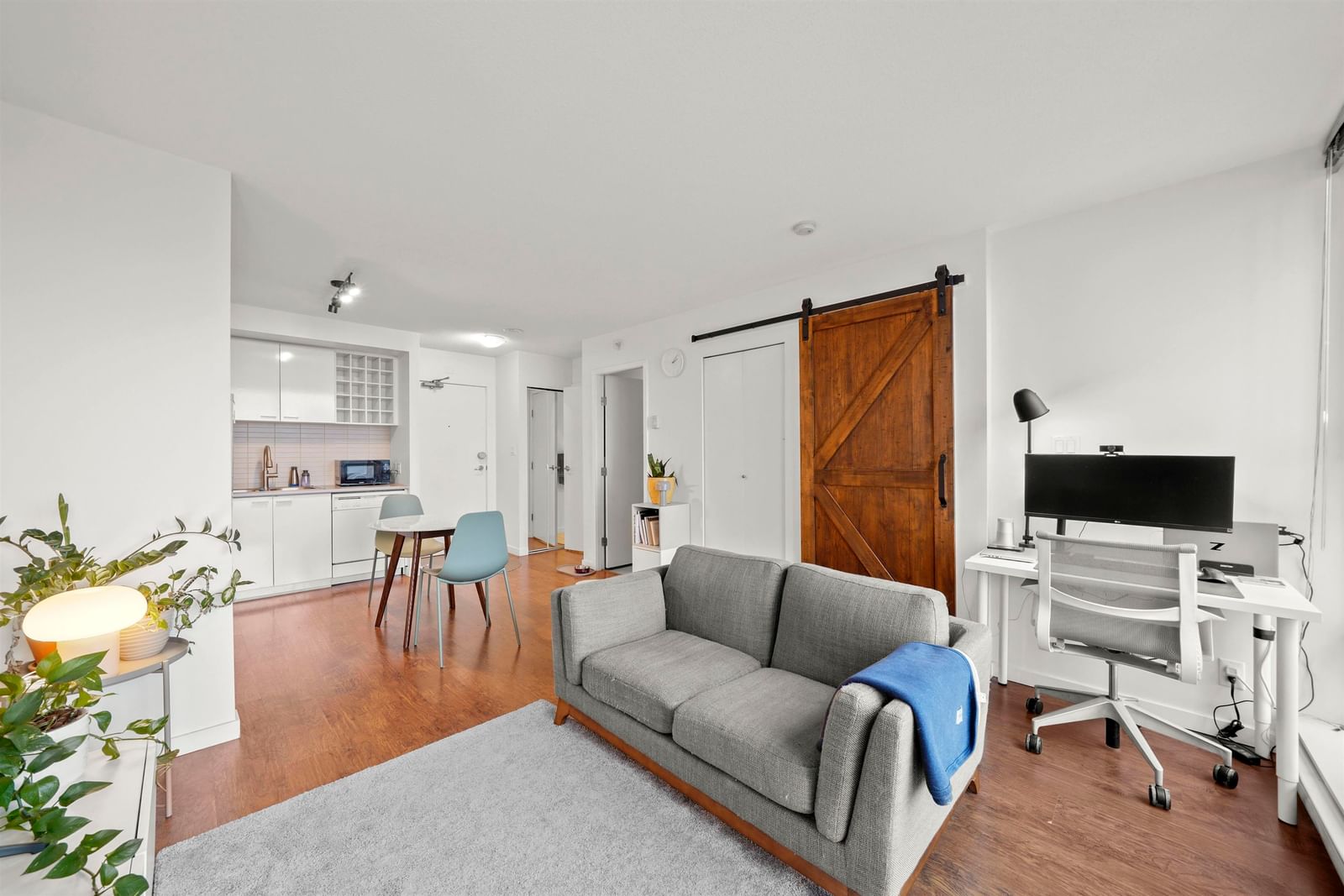 Listing Image 20