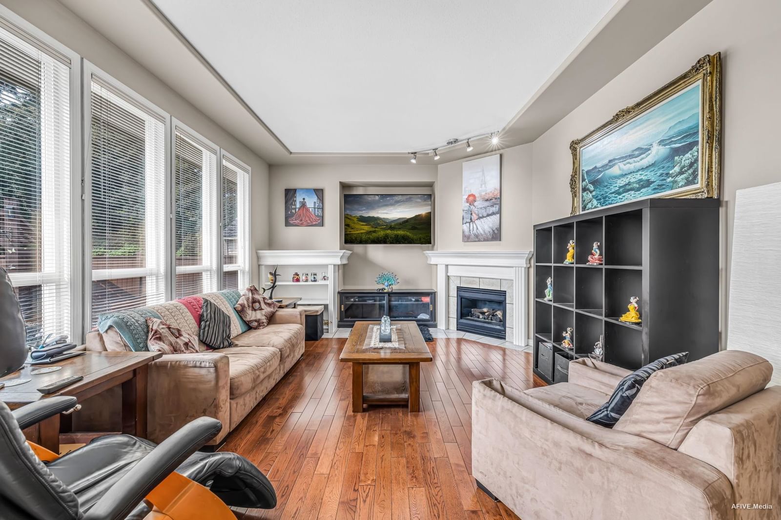 Listing Image 16
