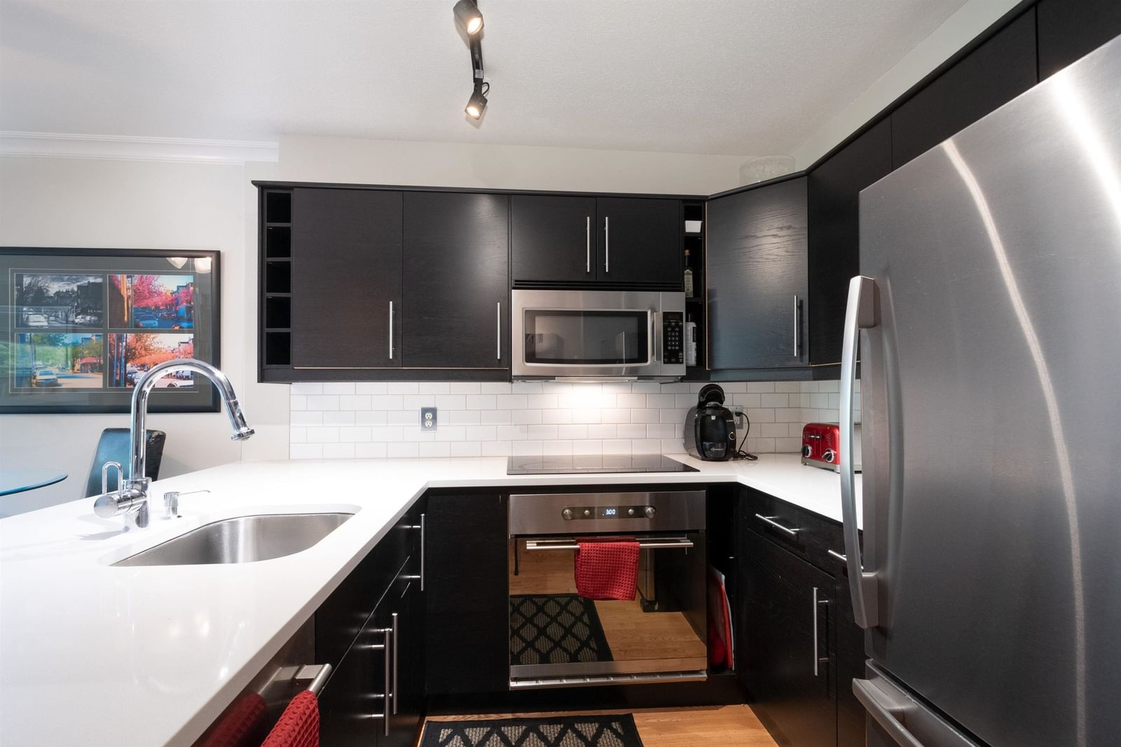 Listing Image 12