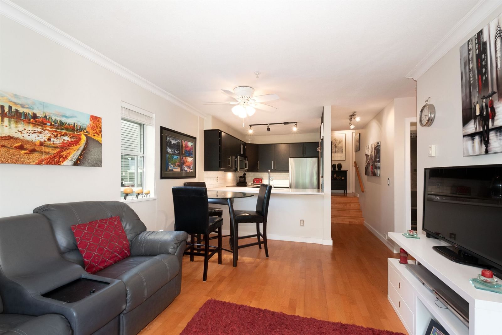 Listing Image 9