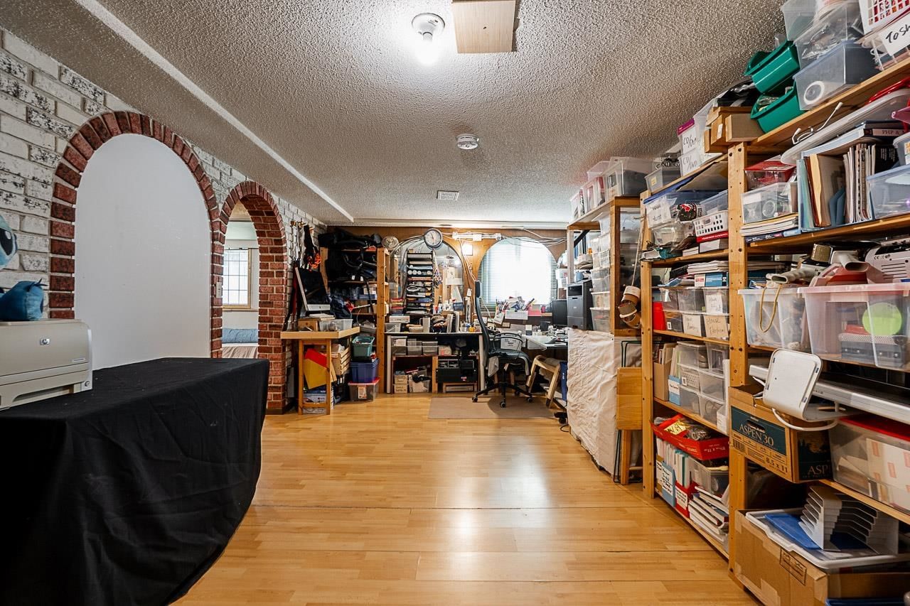 Listing Image 14