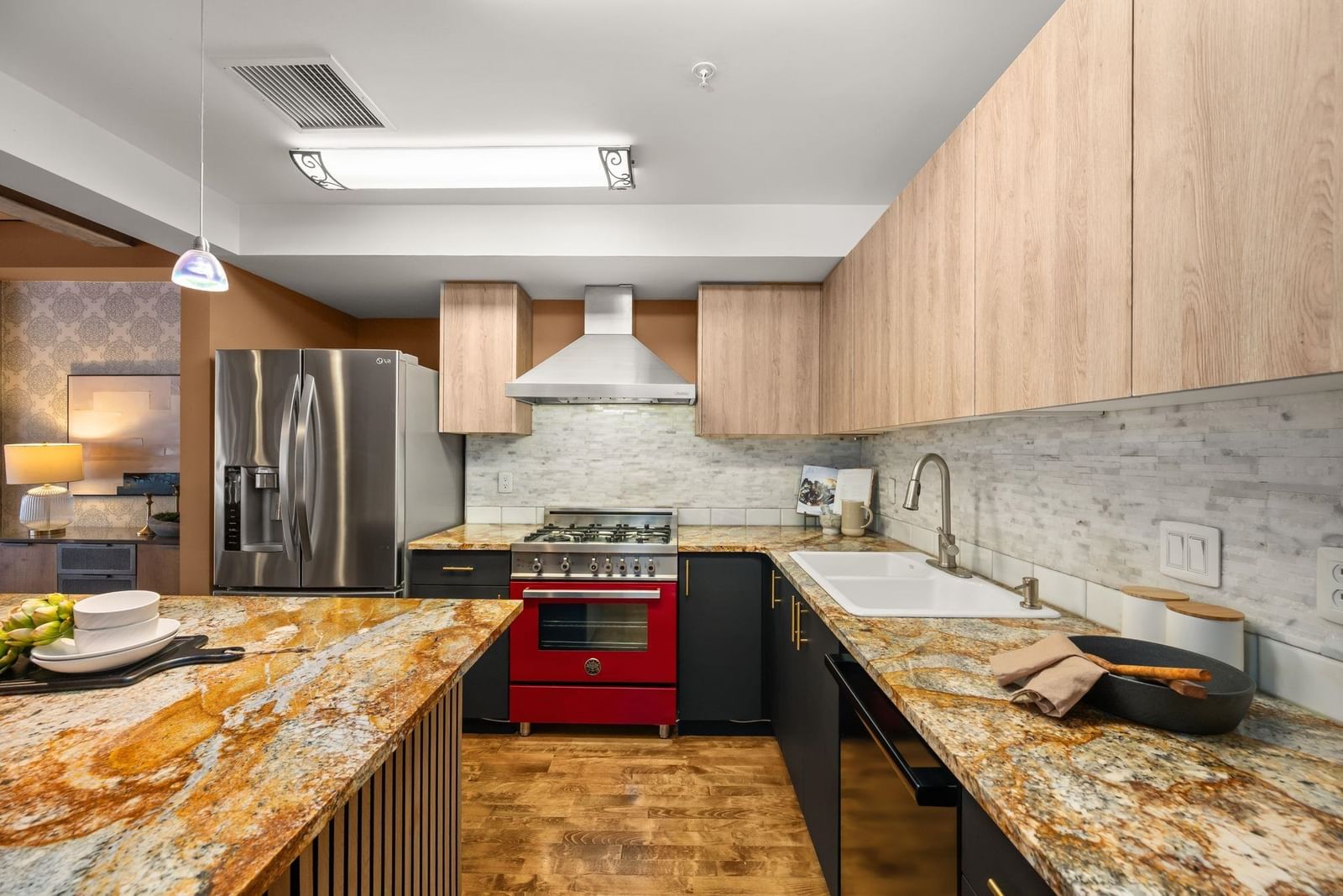 Listing Image 15