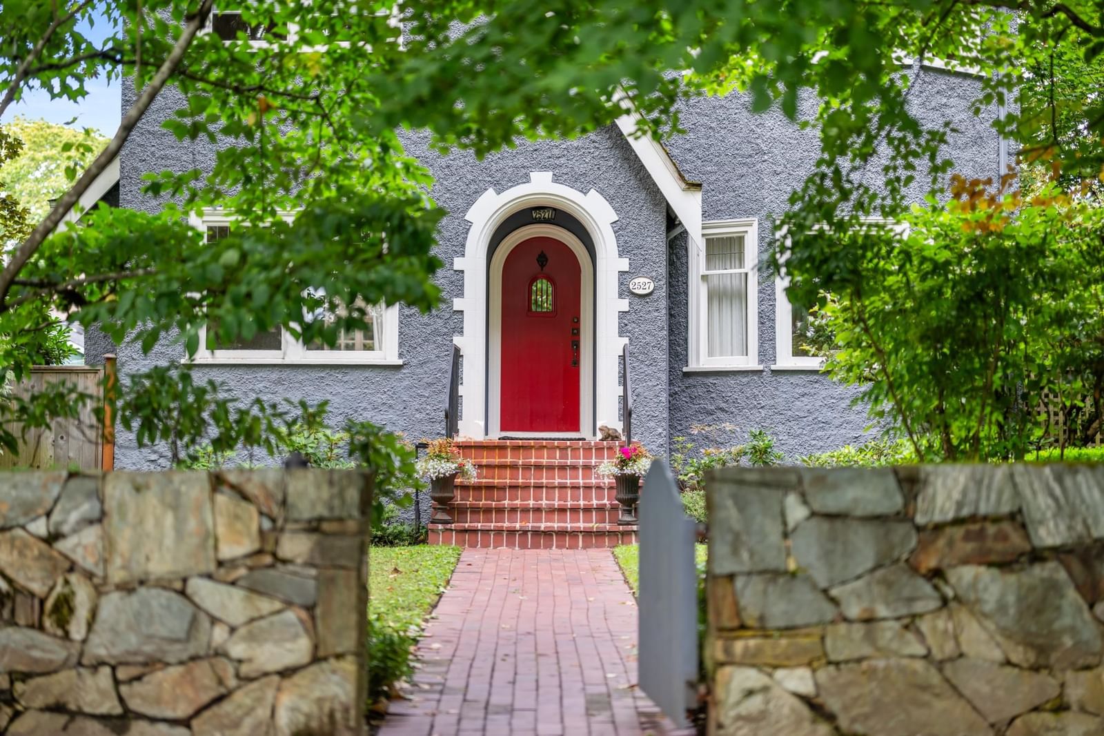 Listing Image 5