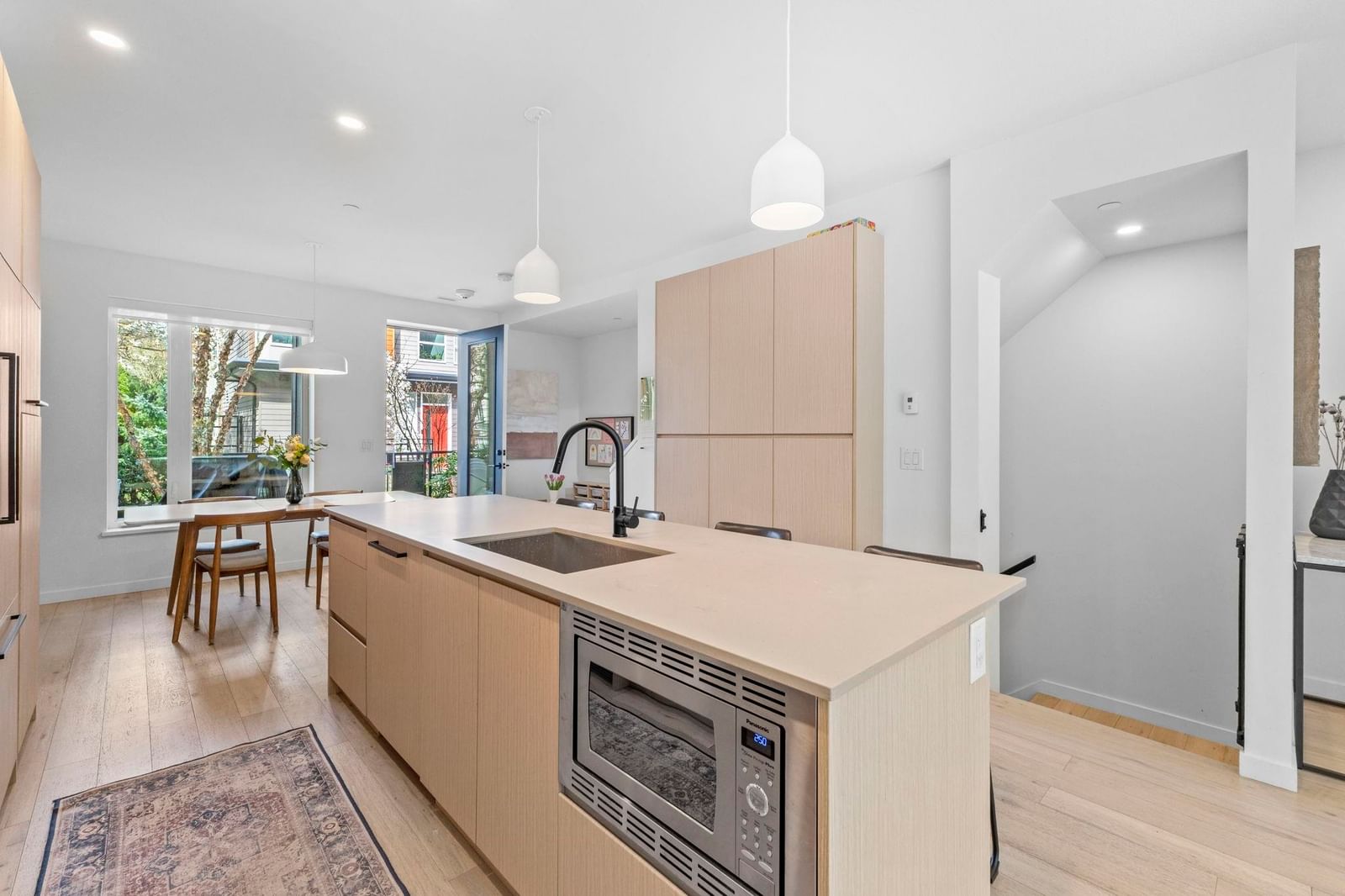 Listing Image 11