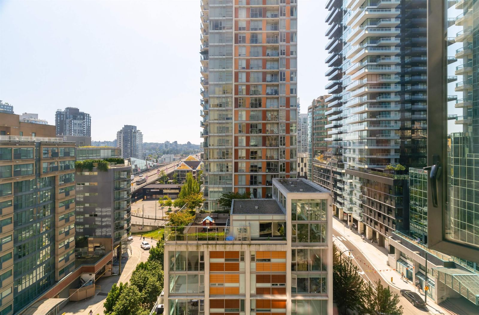 Listing Image 11