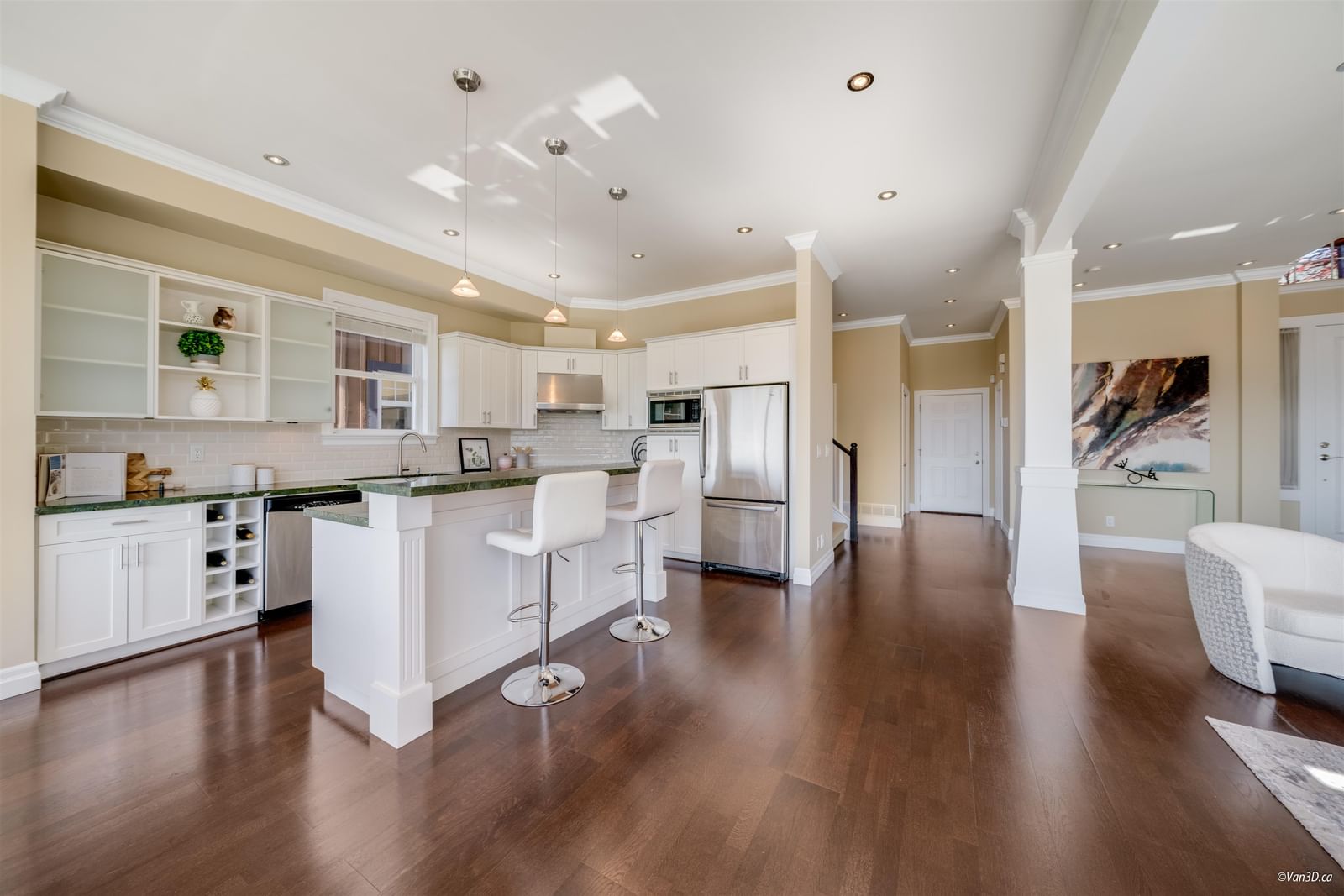 Listing Image 11