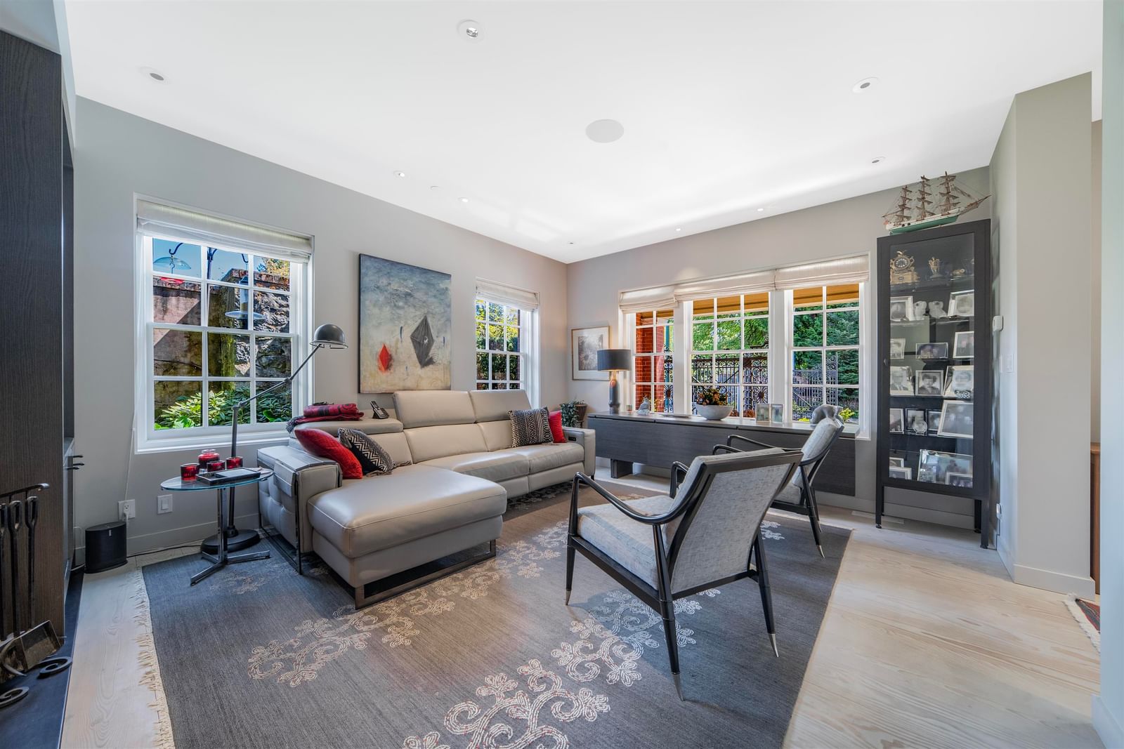 Listing Image 10