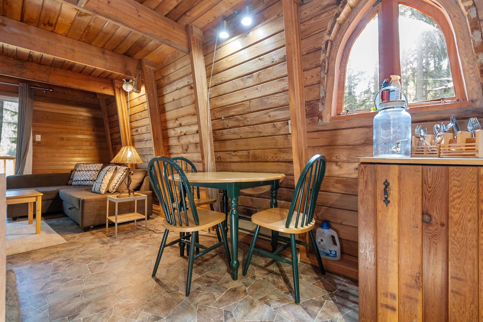 Listing Image 12