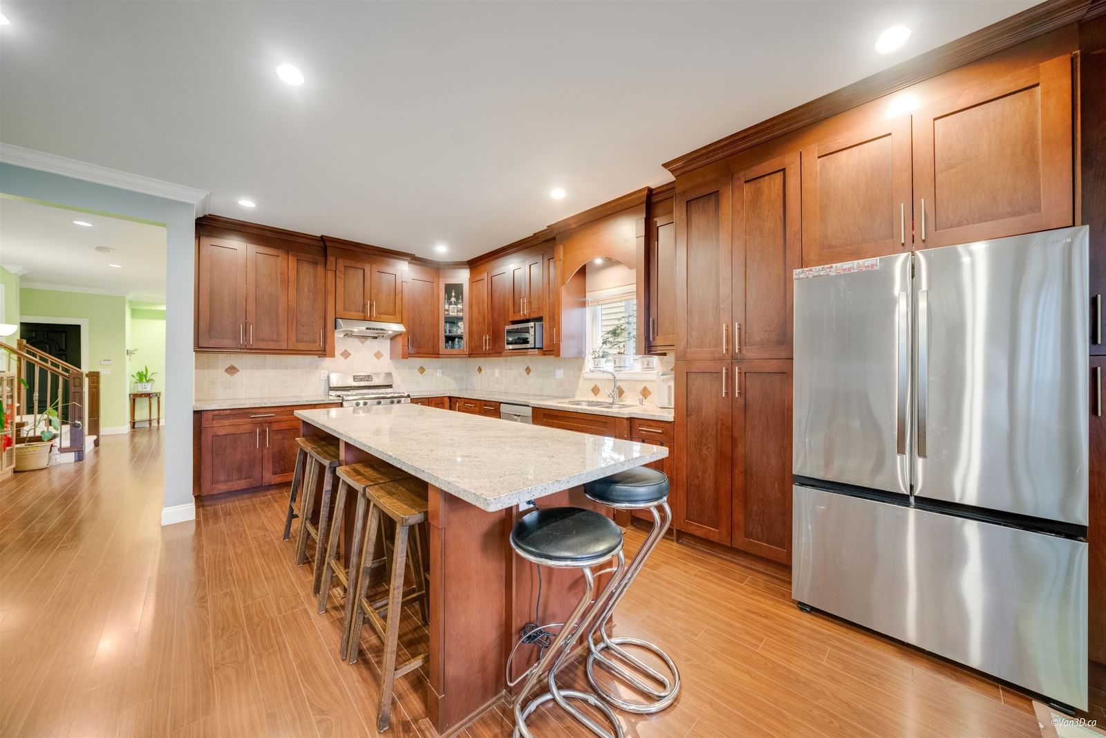Listing Image 11