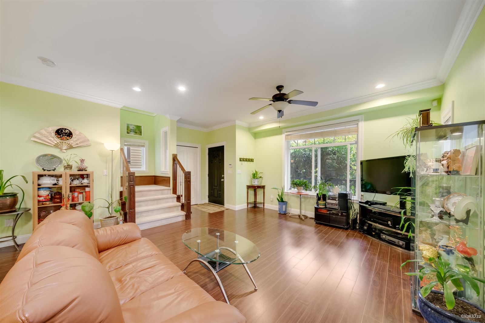 Listing Image 4
