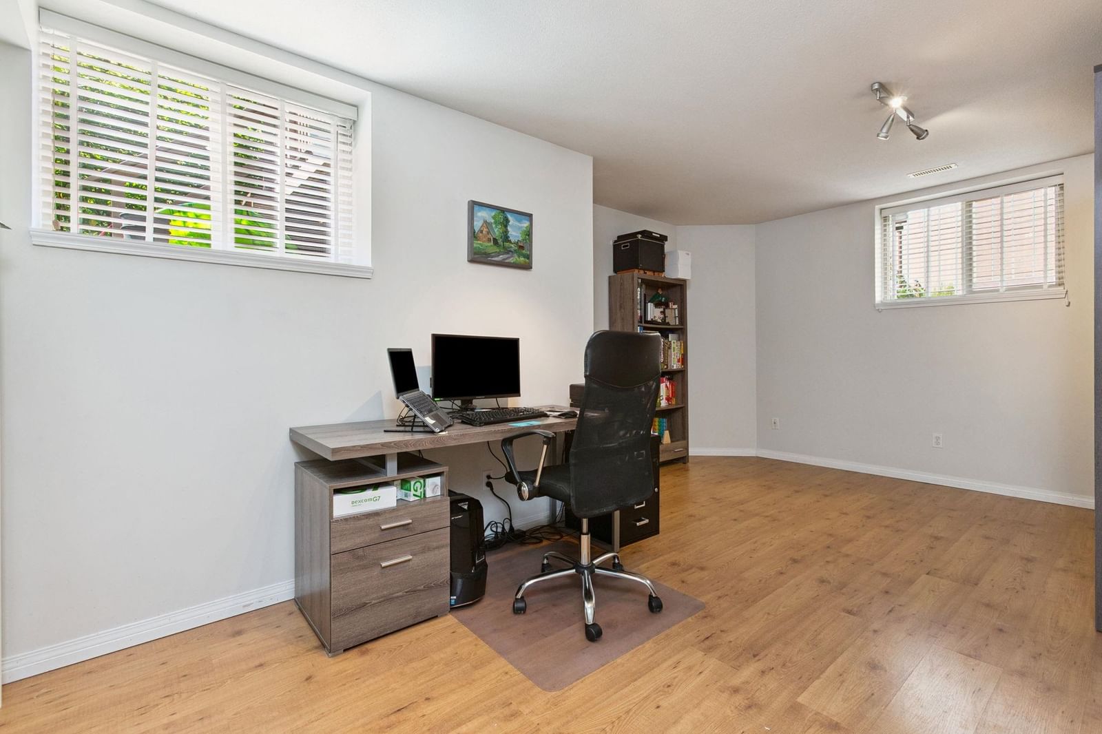 Listing Image 23