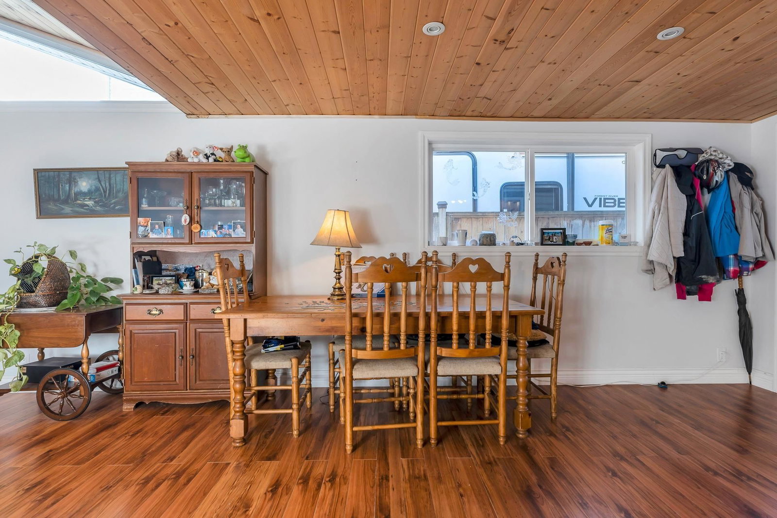 Listing Image 12