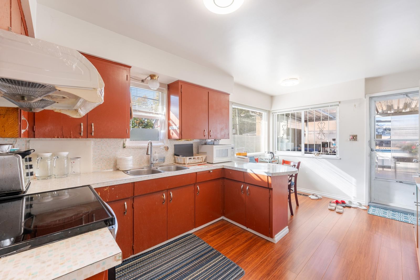Listing Image 11
