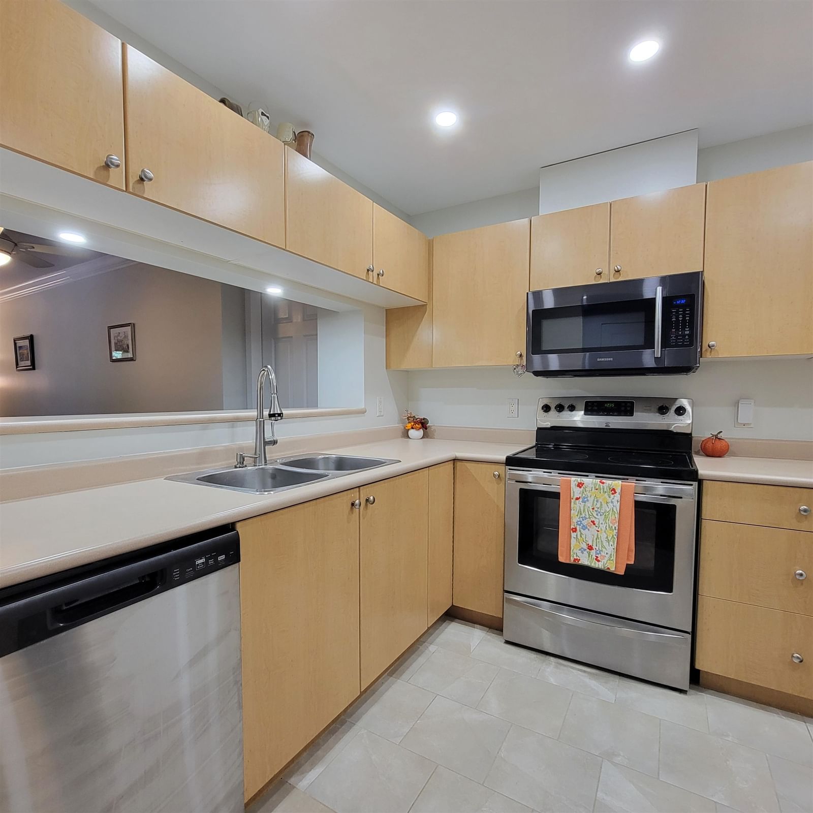 Listing Image 19