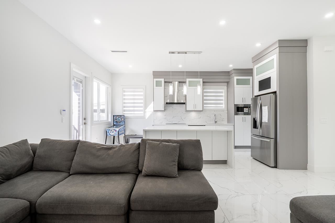 Listing Image 11
