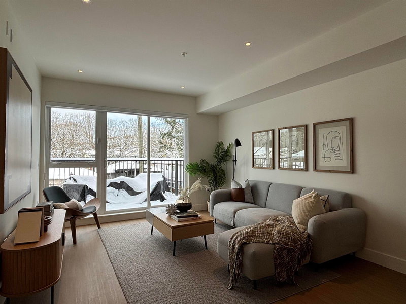 210 - 2235 Broadway, Vancouver, V5N 0J5 | Image 3