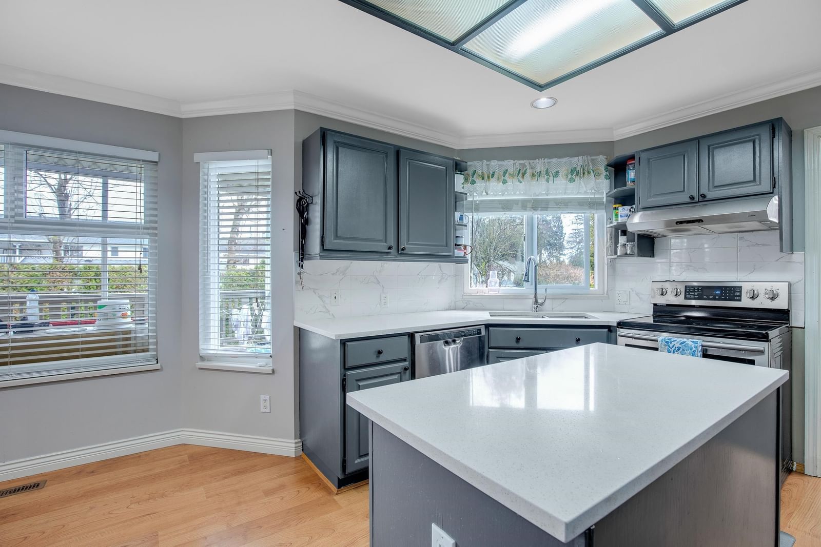 Listing Image 25