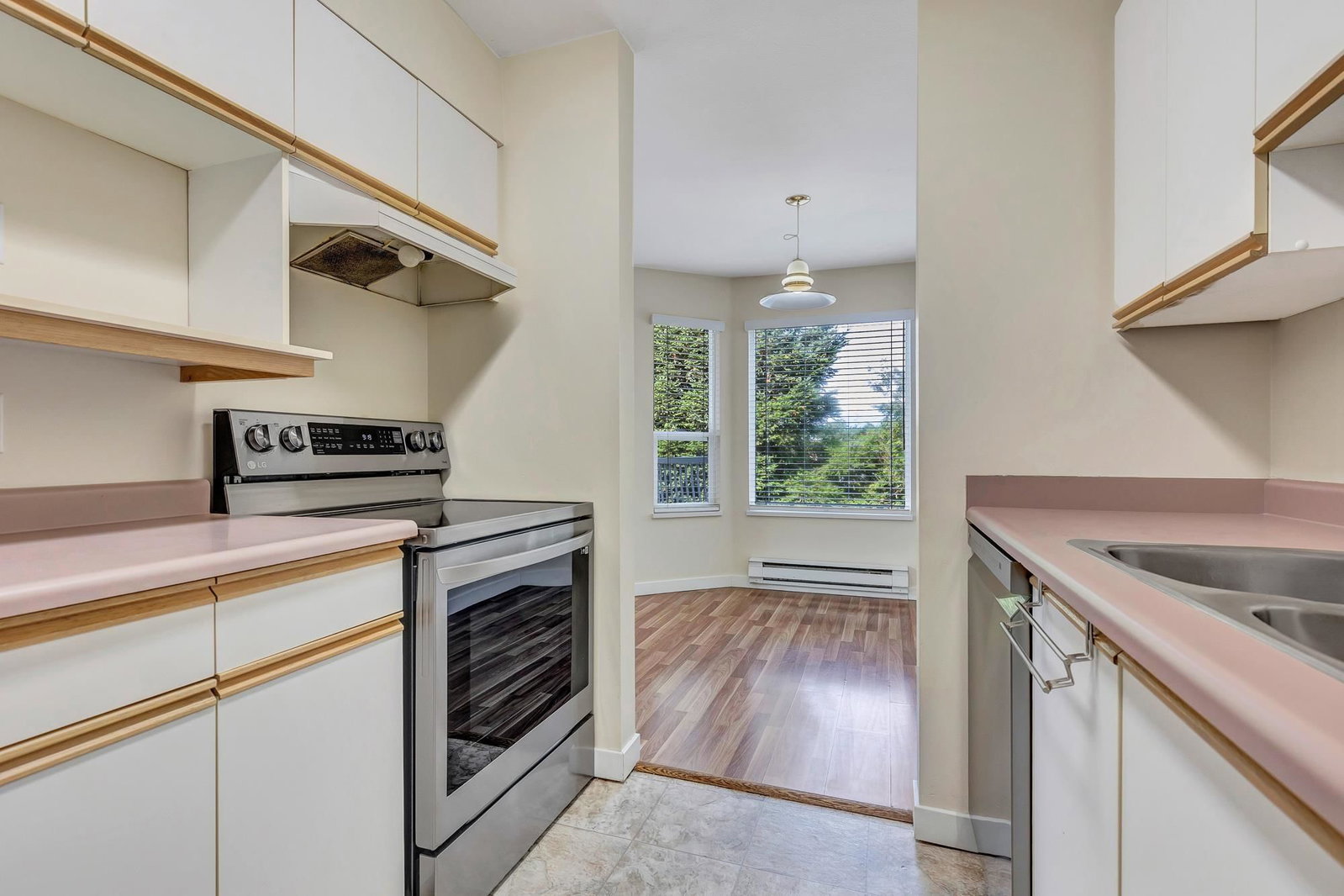Listing Image 14