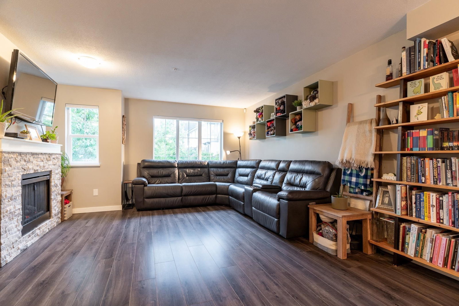 Listing Image 13