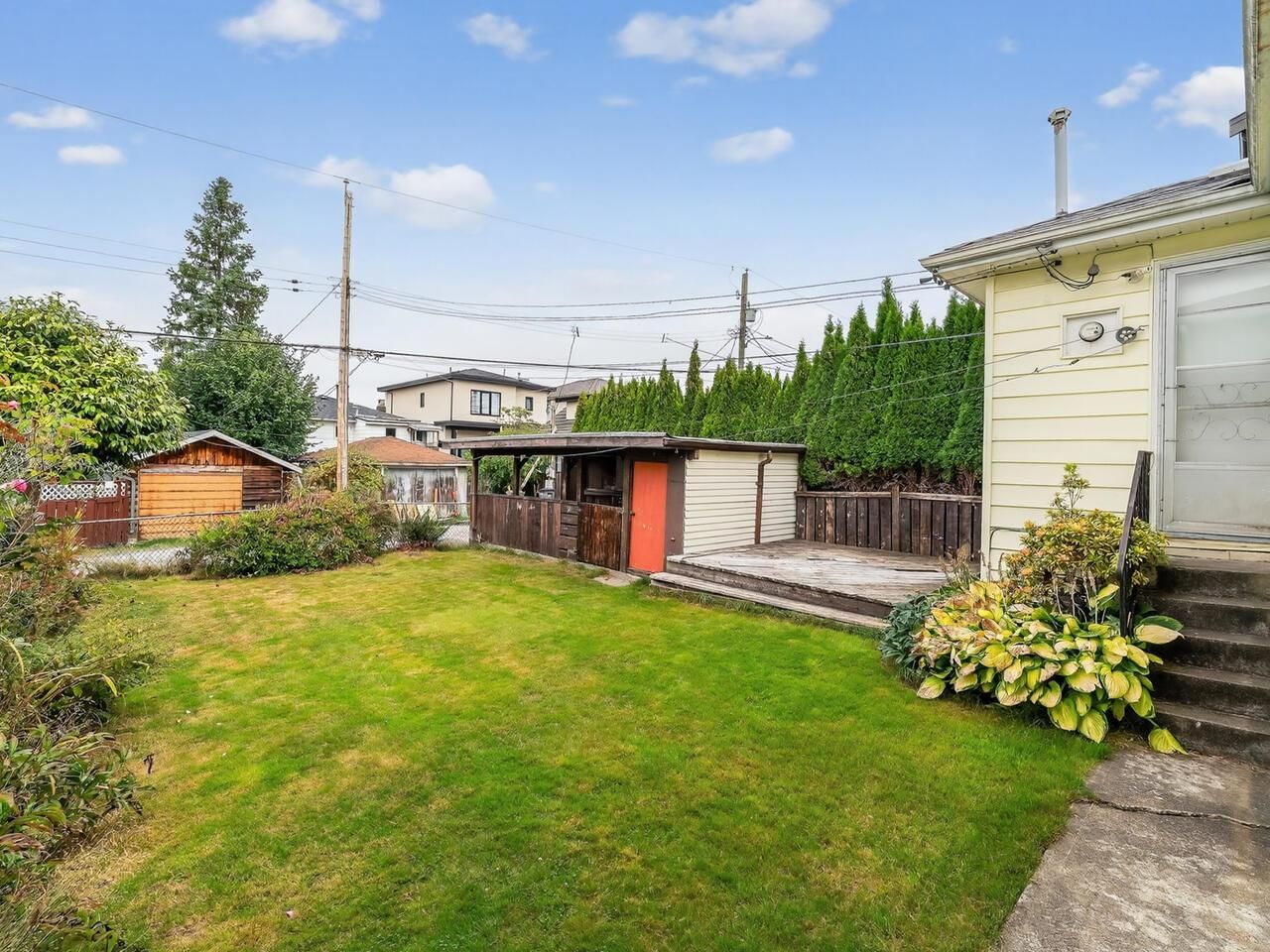 Listing Image 4