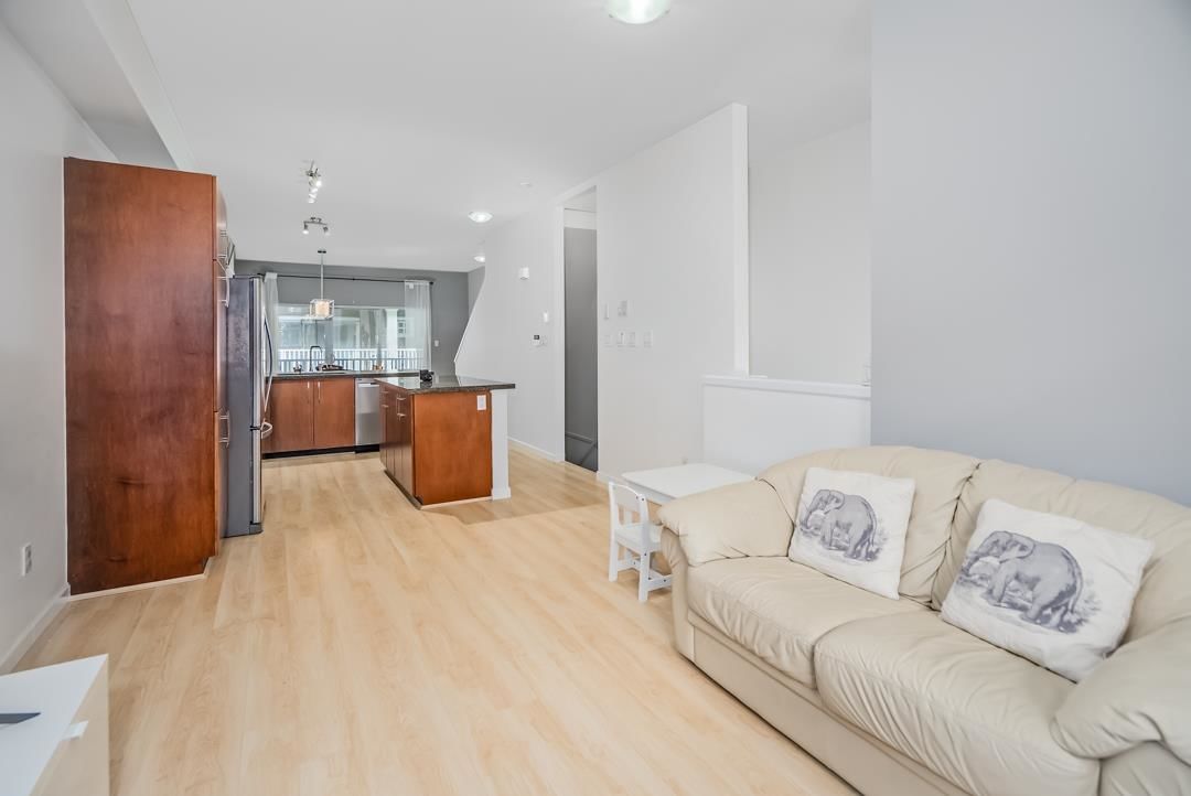 Listing Image 3