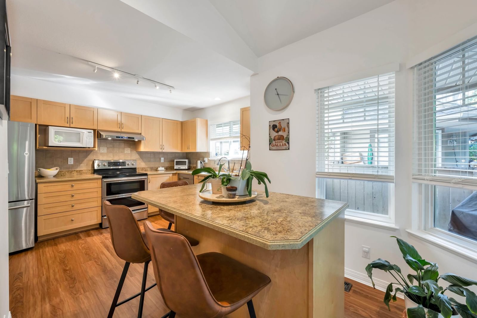 Listing Image 13