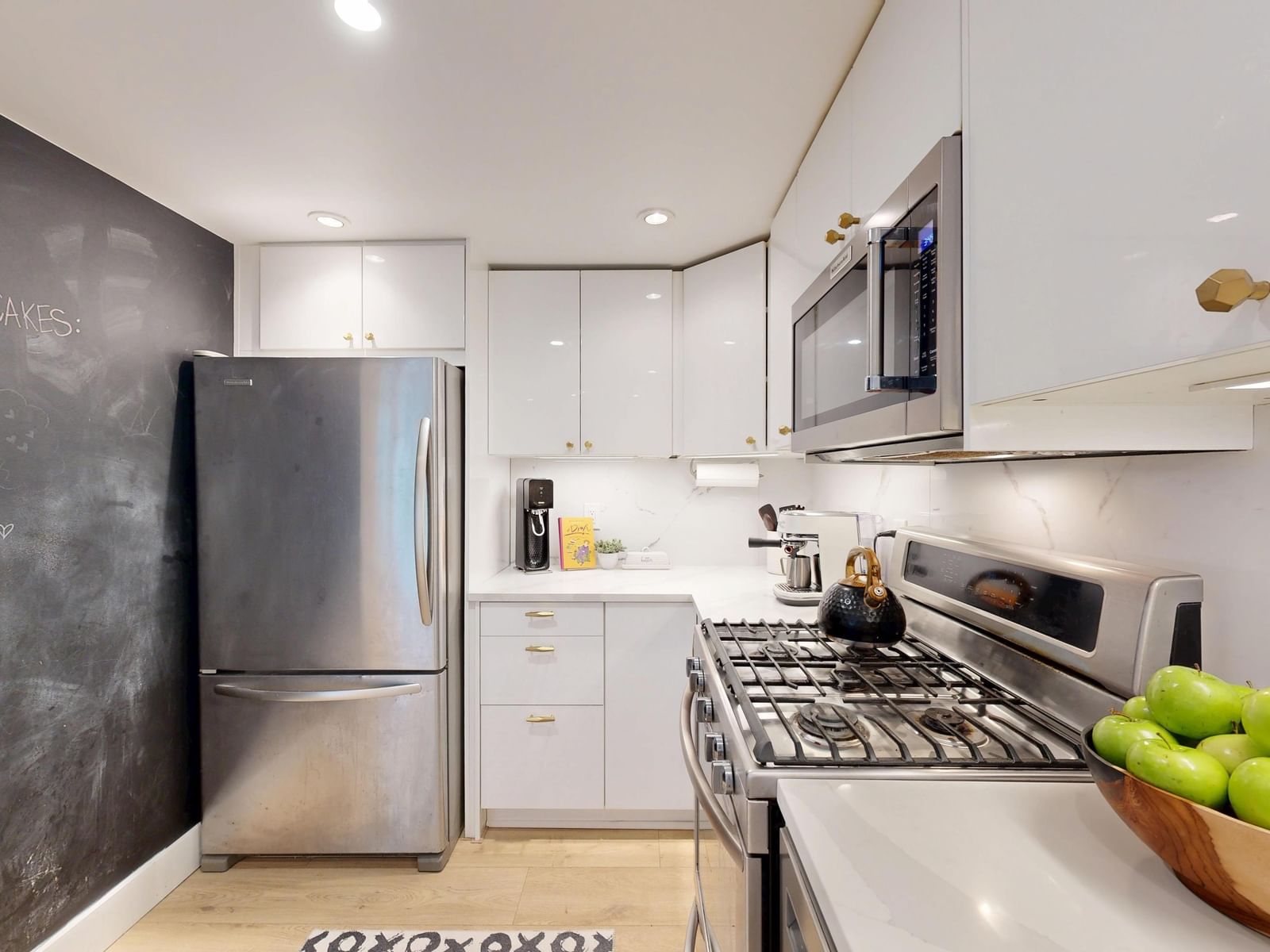 Listing Image 10