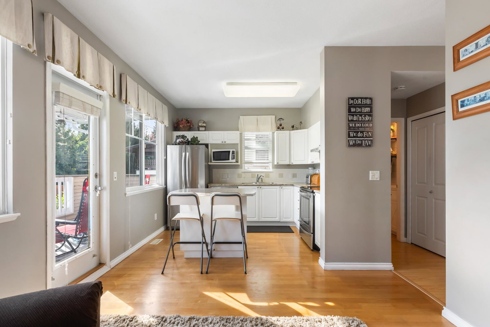 Listing Image 12