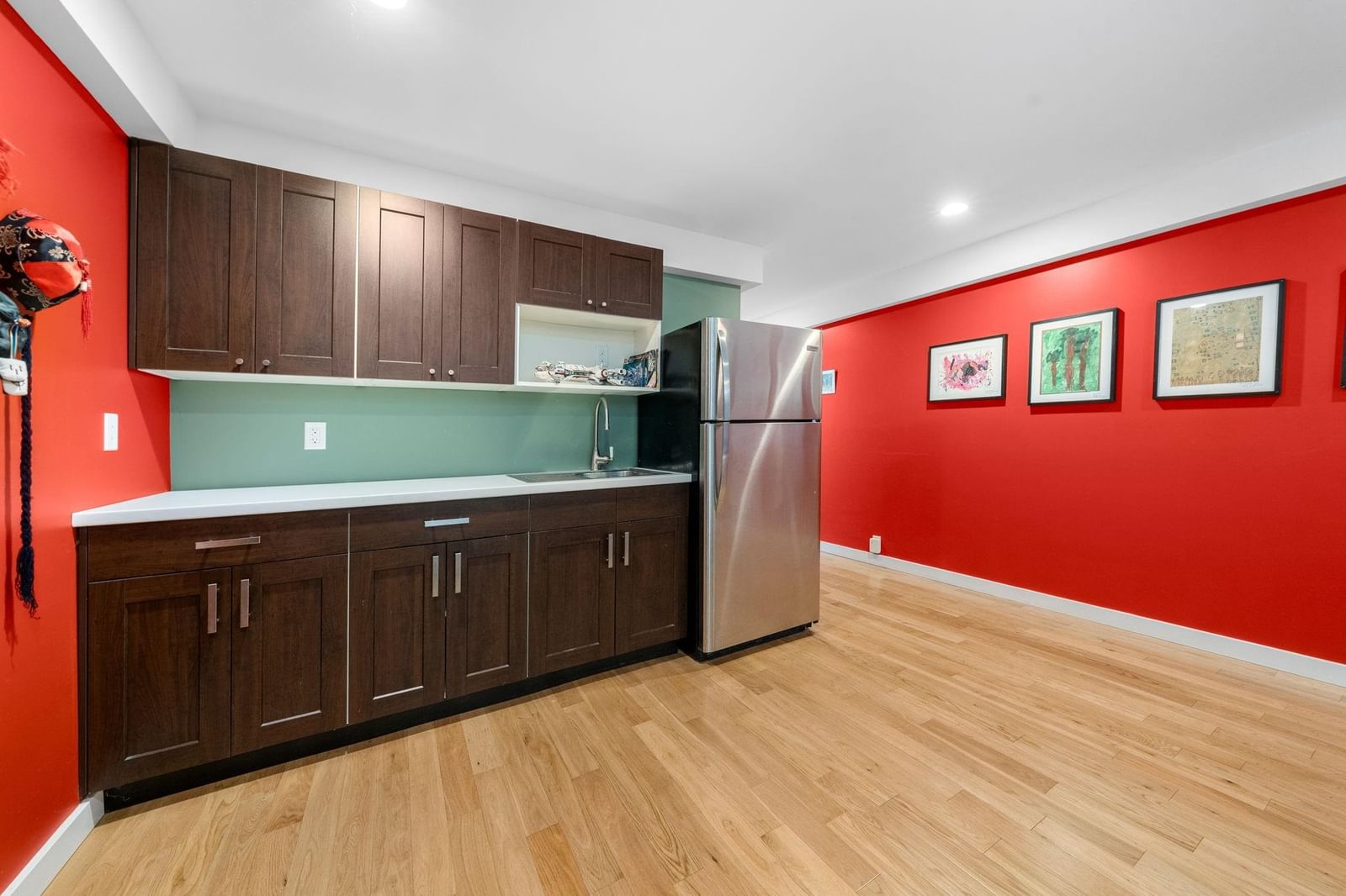 Listing Image 16