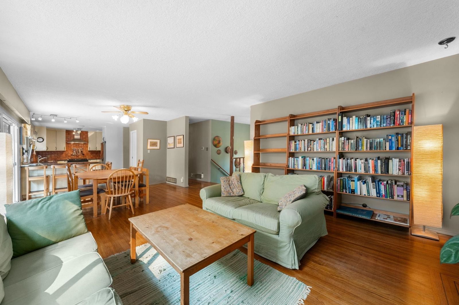 Listing Image 5