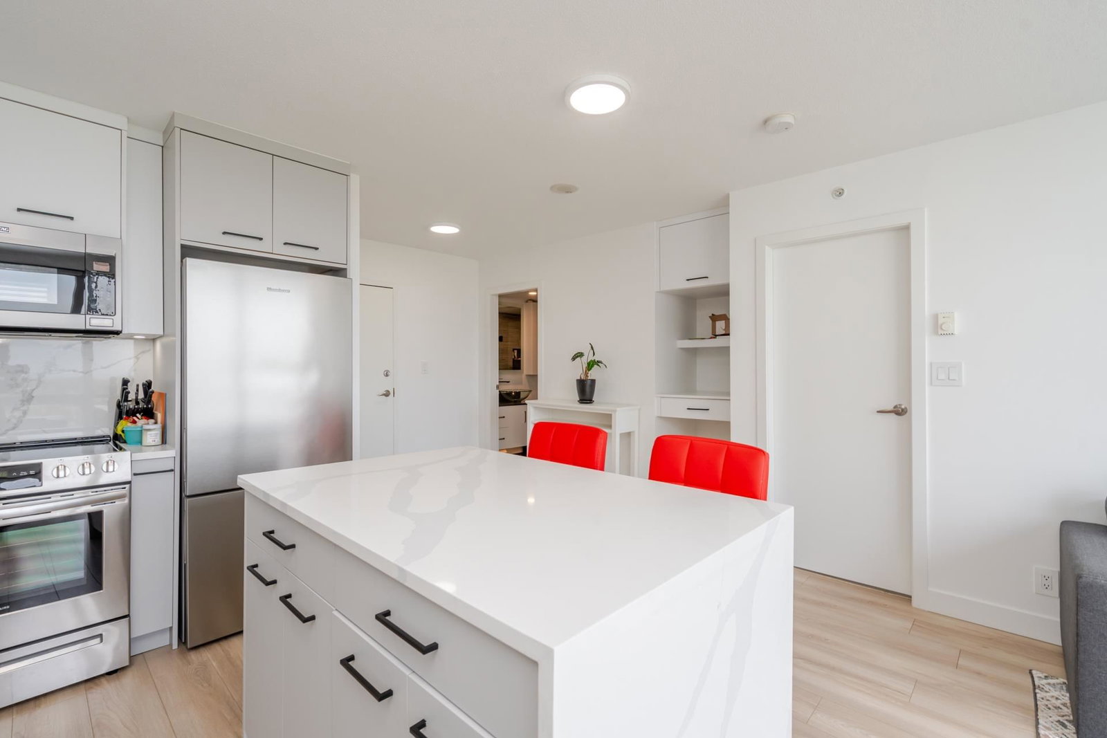 Listing Image 9
