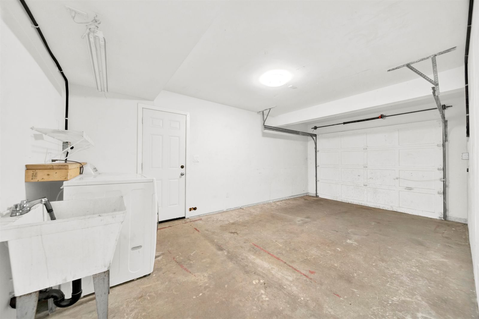 Listing Image 26