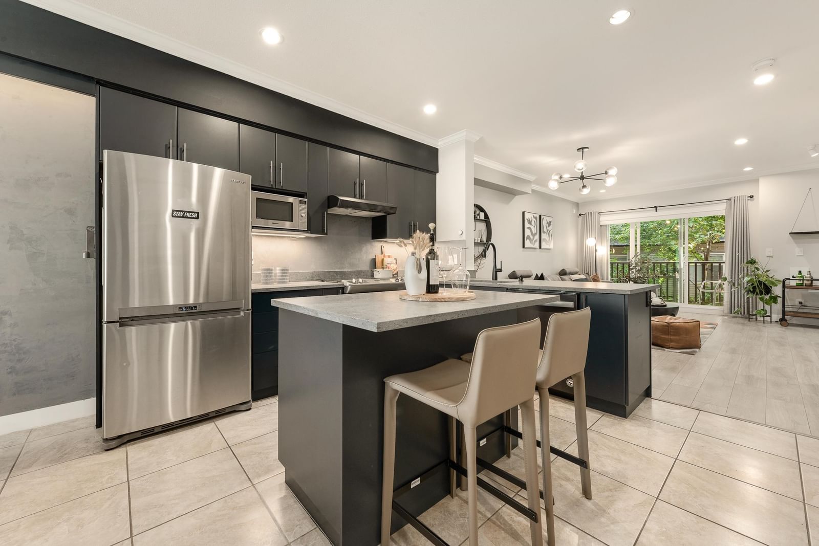 Listing Image 10
