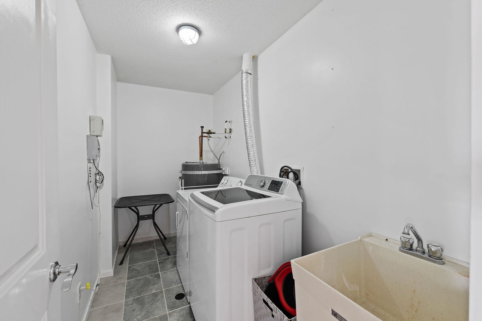 Listing Image 27