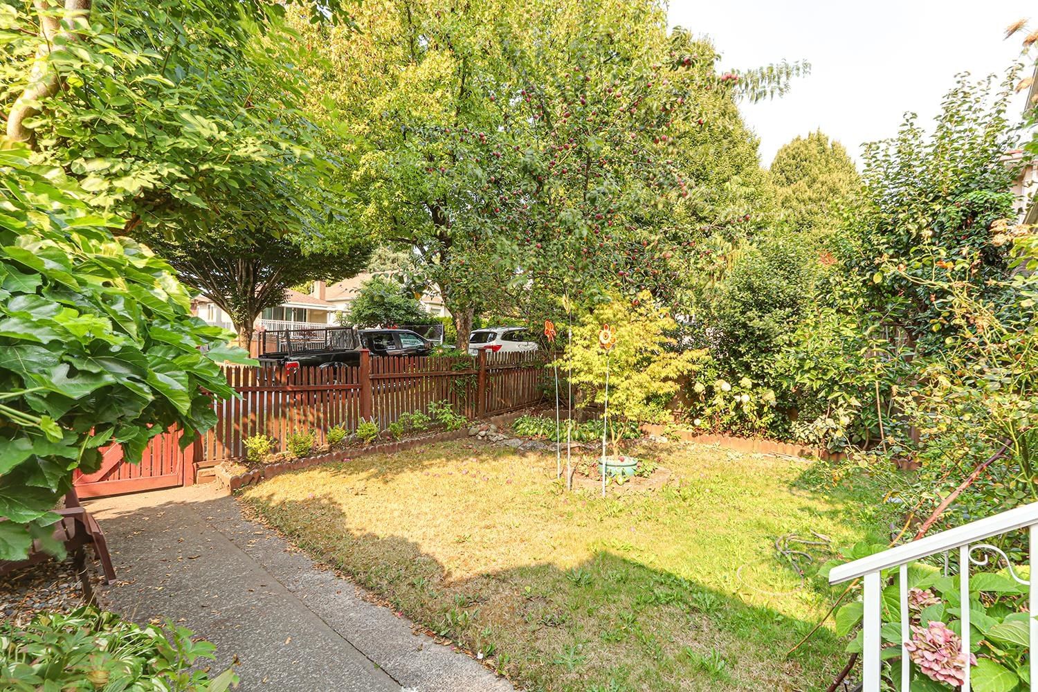 Listing Image 6