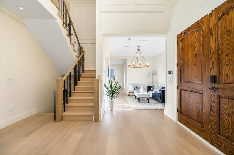 6173 Aubrey Street, Burnaby, V5B 2C9 | Image 2