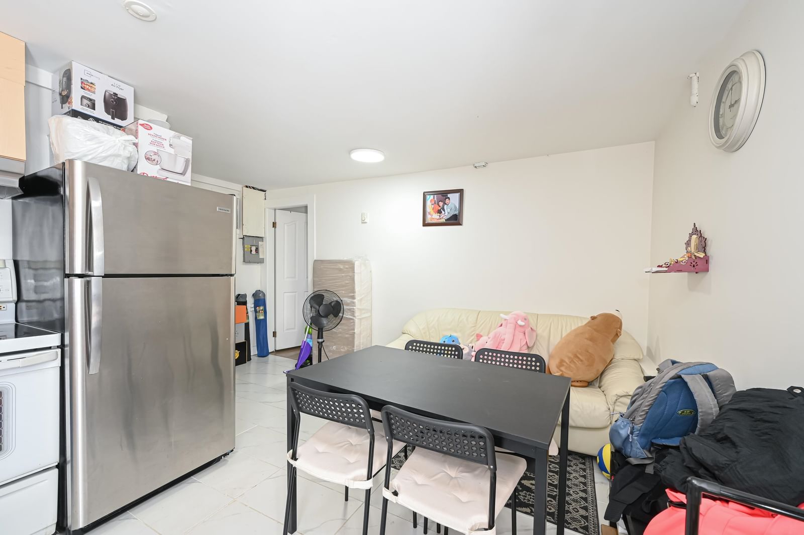 Listing Image 5