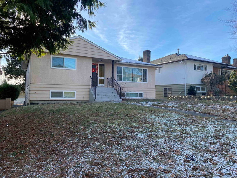 Main House - 564 64th Avenue, Vancouver, V6P 2K9 | Image 2