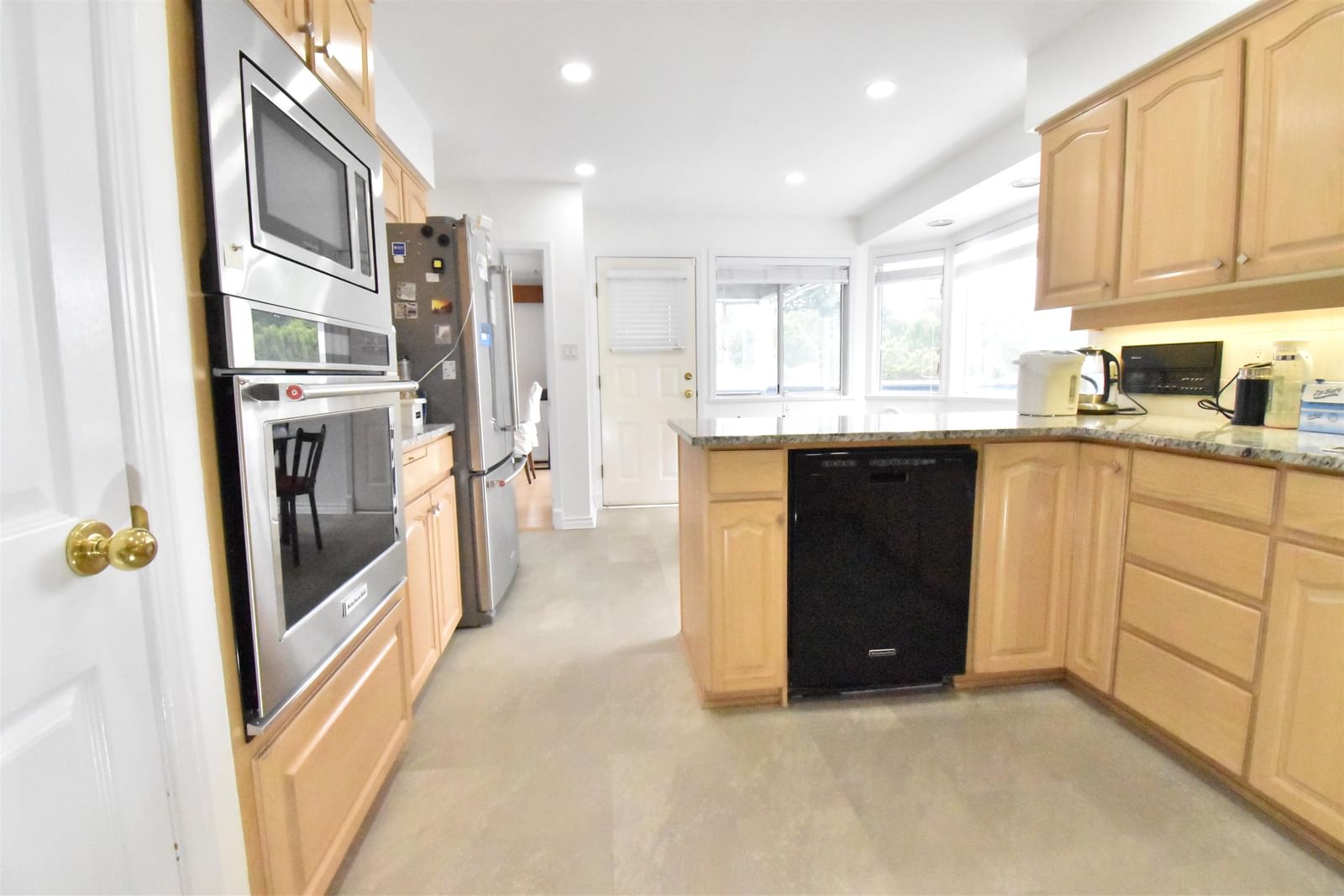 Listing Image 16