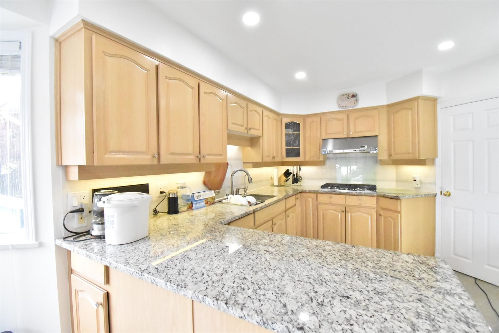 Listing Image 18