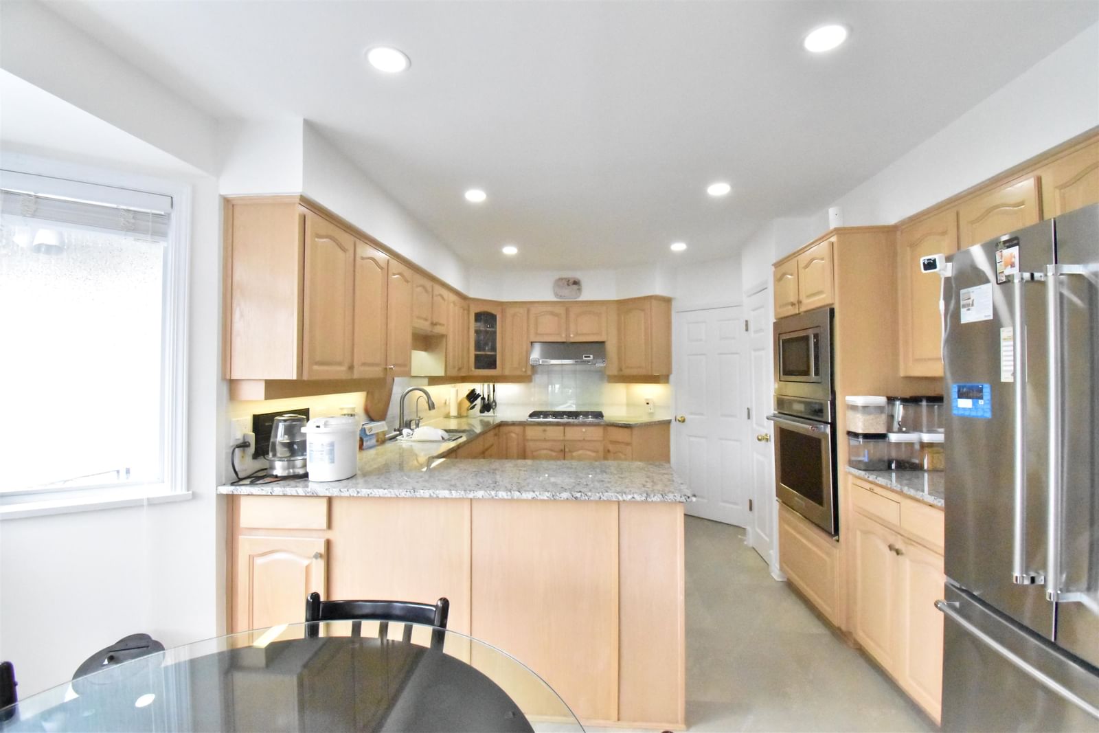 Listing Image 19