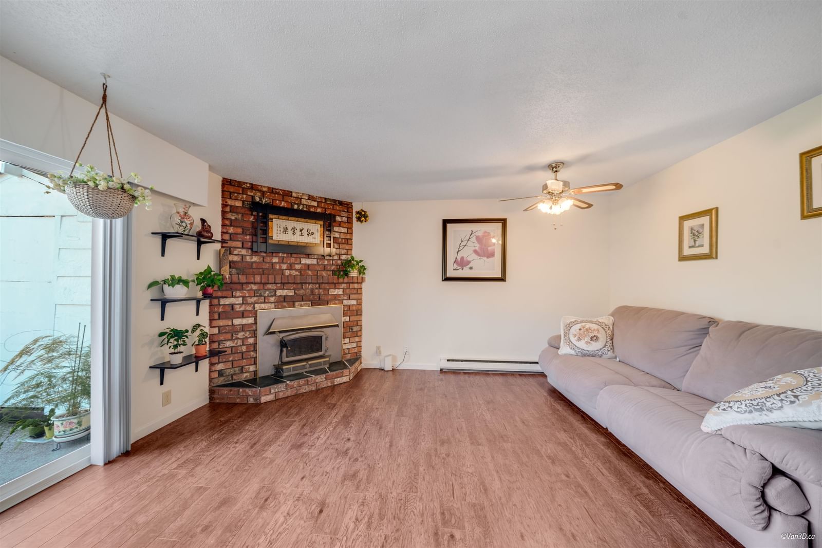 Listing Image 8