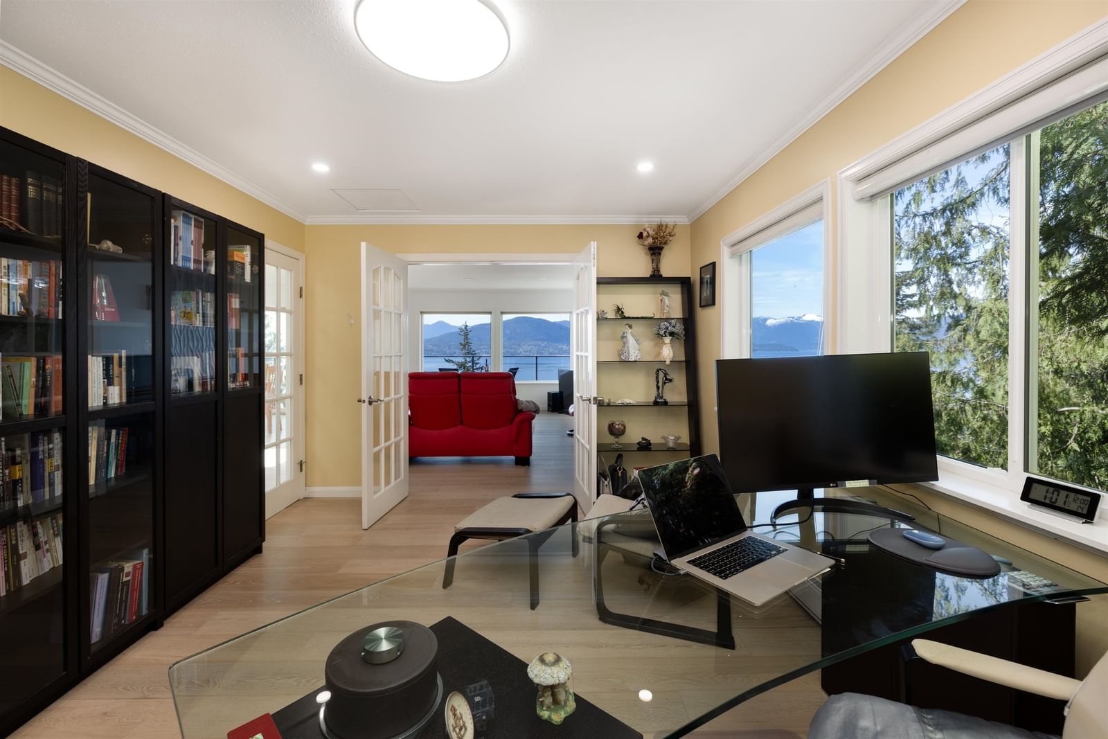 Listing Image 11