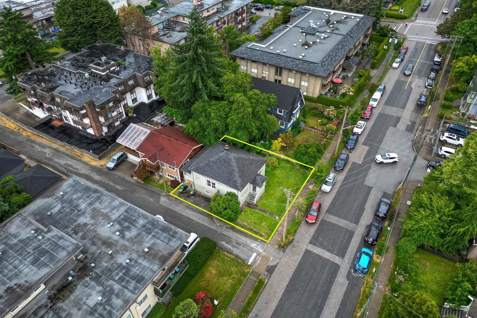 Listing Image 4