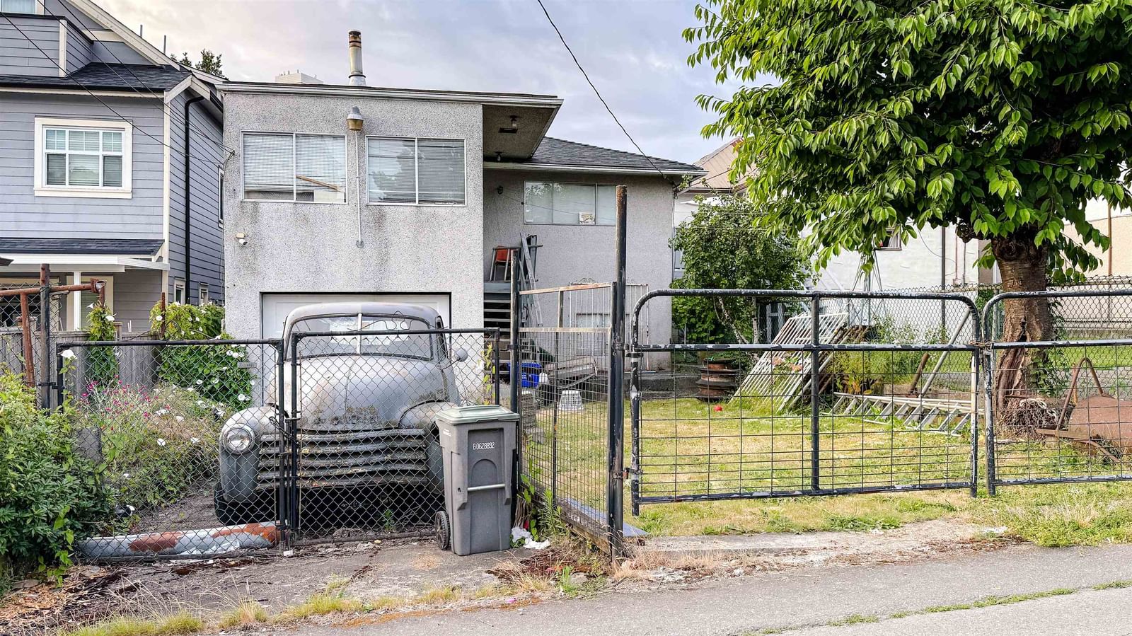 Listing Image 8